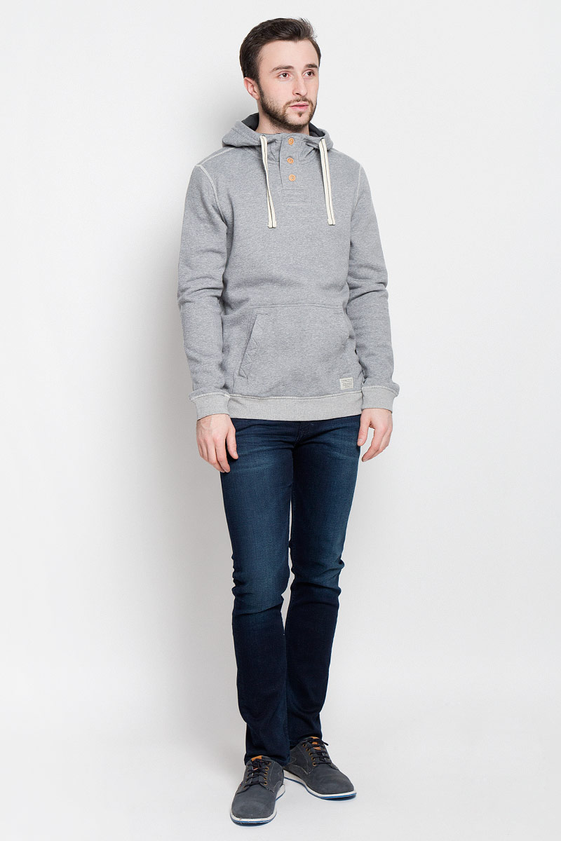 Толстовка мужская Tom Tailor Denim, цвет: серый. 2530763.00.12_2803. Размер XL (52)2530763.00.12_2803 Толстовка мужская Tom Tailor Denim, цвет: серый. 2530763.00.12_2803. Размер XL (52)2530763.00.12_2803Стильная мужская утепленная толстовка Tom Tailor Denim изготовлена из хлопка с добавлением полиэстера. Изнаночная сторона выполнена из мягчайшего материала с начесом. Толстовка с капюшоном на кулиске имеет вместительный карман кенгуру. Спереди модель застегивается на три пуговицы.