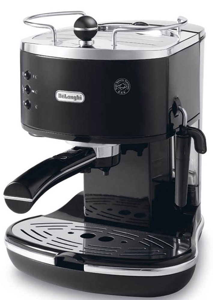 DeLonghi Icona Vintage ECOV311, Black рожковая кофеваркаECOV311.BK DeLonghi Icona Vintage ECOV311, Black рожковая кофеваркаECOV311.BKIcona Vintage ECOV311 от DeLonghi сочетает в себе стильный ретро-дизайн и самые современные технологии приготовления крепкого эспрессо и вкуснейшего капучино с пышной молочной пенкой.Удобная и простая в управлении, кофеварка может готовить кофе из смолотых зёрен или используя порционный кофе в чалдах E.S.E. Держатель фильтра имеет систему Crema, благодаря которой достигается идеальная кофейная пенка для вашего эспрессо. Нажатием одной кнопки можно быстро вспенить холодное молоко для вашего капучино. Вы можете приготовить одновременно две чашки напитка, если хотите выпить кофе с другом.Для того чтобы обеспечить оптимальную температуру напитка и глубже раскрыть его вкус, кофеварка предварительно подогреет вашу чашку на специальной поверхности.Благодаря системе автоматической поддержки давления и температуры, кофеварка всегда готова для использования и может начать варить ваш кофе в любой момент.Аппарат имеет прочный металлический корпус, а бойлер изготовлен из гигиеничной нержавеющей стали, что гарантирует долгий срок службы кофеварки.