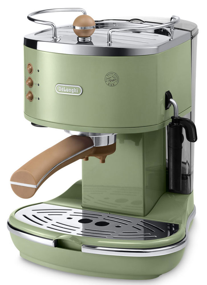 DeLonghi Icona Vintage ECOV311, Green рожковая кофеваркаECOV311.GR DeLonghi Icona Vintage ECOV311, Green рожковая кофеваркаECOV311.GRIcona Vintage ECOV311 от DeLonghi сочетает в себе стильный ретро-дизайн и самые современные технологии приготовления крепкого эспрессо и вкуснейшего капучино с пышной молочной пенкой.Удобная и простая в управлении, кофеварка может готовить кофе из смолотых зёрен или используя порционный кофе в чалдах E.S.E. Держатель фильтра имеет систему Crema, благодаря которой достигается идеальная кофейная пенка для вашего эспрессо. Нажатием одной кнопки можно быстро вспенить холодное молоко для вашего капучино. Вы можете приготовить одновременно две чашки напитка, если хотите выпить кофе с другом.Для того чтобы обеспечить оптимальную температуру напитка и глубже раскрыть его вкус, кофеварка предварительно подогреет вашу чашку на специальной поверхности.Благодаря системе автоматической поддержки давления и температуры, кофеварка всегда готова для использования и может начать варить ваш кофе в любой момент.Аппарат имеет прочный металлический корпус, а бойлер изготовлен из гигиеничной нержавеющей стали, что гарантирует долгий срок службы кофеварки.