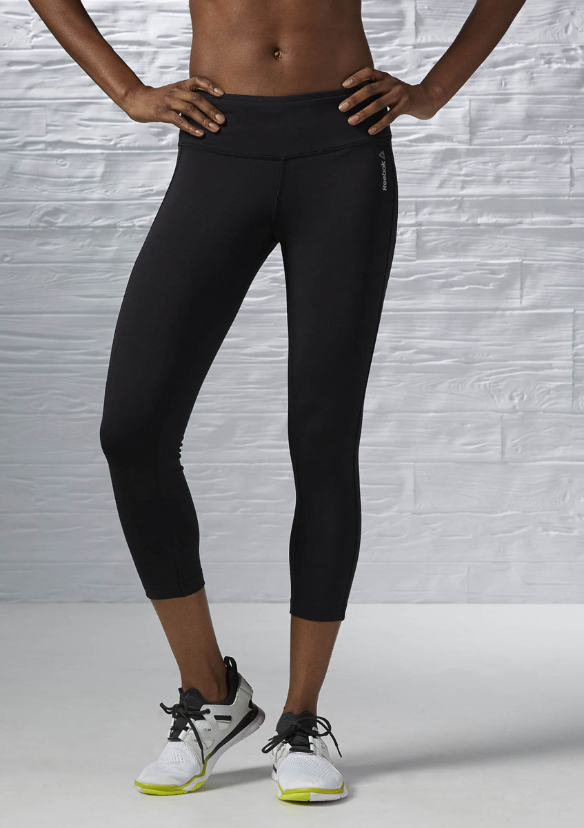 Капри женские для фитнеса Reebok Wor PP 34 Cap Lr, цвет: черный. AJ3316. Размер XS (40)AJ3316 Капри женские для фитнеса Reebok Wor PP 34 Cap Lr, цвет: черный. AJ3316. Размер XS (40)AJ3316Капри - идеальный вариант для тех, кто находится в поисках оптимального сочетания функциональности и стиля. Они отлично тянутся, сидят по фигуре и отводят влагу, что делает их незаменимым предметом любого гардероба. Спортивный облегающий силуэт повторяет контуры вашей фигуры, обеспечивая максимальную поддержку при выполнении интенсивных упражнений. Технология Speedwick отводит влагу с поверхности тела, оставляя ощущение сухости и комфорта. Немного заниженная посадка для комфорта. Внутренний кармашек отлично подходит для хранения мелочей.