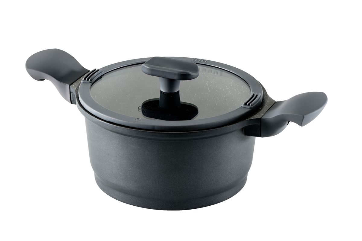 Кастрюля Gipfel Veding, с крышкой, с мраморным покрытием, 2,4 л0589 Кастрюля Gipfel Veding, с крышкой, с мраморным покрытием, 2,4 л0589Посуда Gipfel изготовлена только из качественных, экологически чистых материалов. Также уделяется особое внимание дизайну продукции, способному удовлетворять вкусы даже самых взыскательных покупателей. Сталь 8/10, из которой изготавливается посуда и аксессуары Gipfel, является уникальной. Она отличается высокими эксплуатационными характеристиками и крайне устойчива к физическим воздействиям. Сложно найти более подходящий для создания качественной кухонной посуды материал. Отличительной чертой металлической посуды, выполненной из подобной стали, является характерный сероватый оттенок поверхности и особый блеск. Преимущественной особенностью технологии является многослойное дно посуды, которое распределяет тепло по всей поверхности и позволяет сократить время приготовления пищи. Следует также отметить, что в посуде Gipfel можно готовить без воды и соли. Это позволяет приготовить более здоровую пищу.