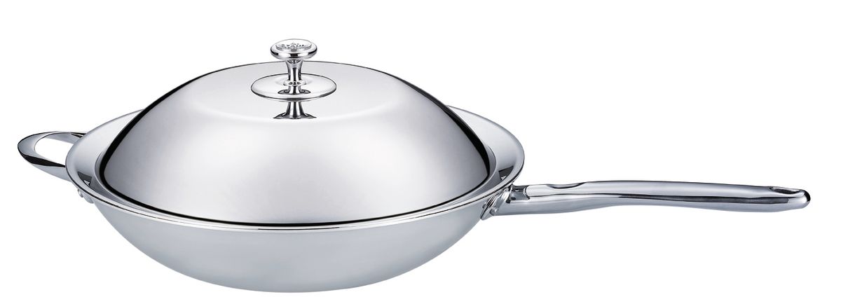 Сковорода-вок Stahlberg Deluxe, диаметр 32 см. 1256-S1256-S Сковорода-вок Stahlberg Deluxe, диаметр 32 см. 1256-S1256-SПосуда Gipfel изготовлена только из качественных, экологически чистых материалов. Также уделяется особое внимание дизайну продукции, способному удовлетворять вкусы даже самых взыскательных покупателей. Сталь 8/10, из которой изготавливается посуда и аксессуары Gipfel, является уникальной. Она отличается высокими эксплуатационными характеристиками и крайне устойчива к физическим воздействиям. Сложно найти более подходящий для создания качественной кухонной посуды материал. Отличительной чертой металлической посуды, выполненной из подобной стали, является характерный сероватый оттенок поверхности и особый блеск. Преимущественной особенностью технологии является многослойное дно посуды, которое распределяет тепло по всей поверхности и позволяет сократить время приготовления пищи. Следует также отметить, что в посуде Gipfel можно готовить без воды и соли. Это позволяет приготовить более здоровую пищу.