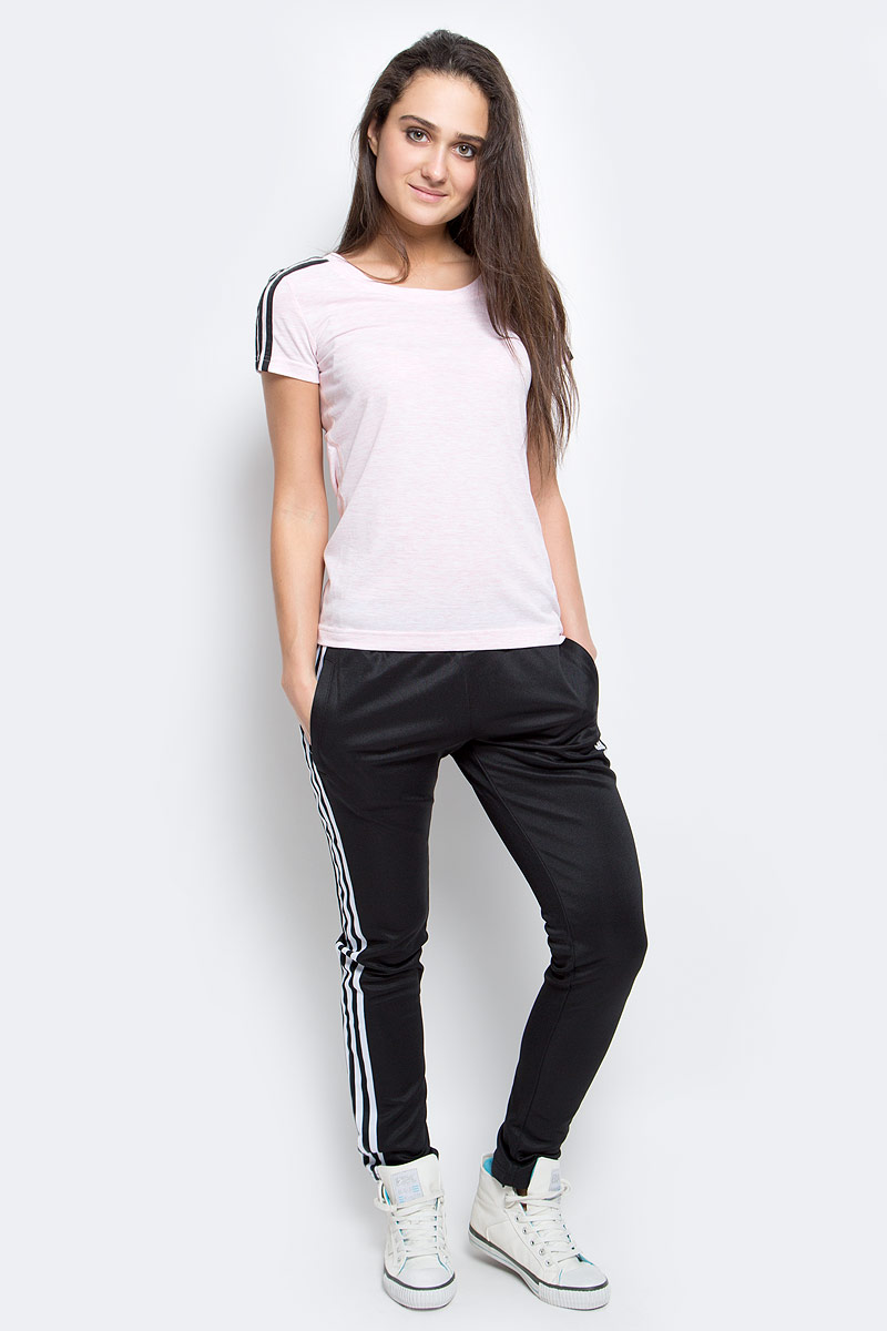Футболка женкая adidas Ess 3s slim tee, цвет: розовый. AY4790. Размер L (48/50)AY4790 Футболка женкая adidas Ess 3s slim tee, цвет: розовый. AY4790. Размер L (48/50)AY4790Женская футболка из мягкого эластичного трикотажа настолько легкая, что практически не ощущается на теле. Модель выполнена из функциональной ткани и украшена тремя полосками, подчеркивающими спортивный настрой. Ткань с технологией climalite быстро и эффективно отводит влагу с поверхности кожи, поддерживая комфортный микроклимат.