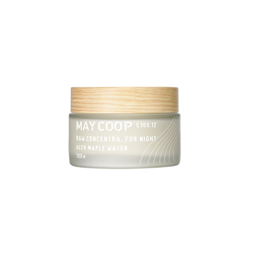May Coop Ночной ультрапитательный крем для активной ревитализации кожи Raw Concetra For Night 50 мл58735 May Coop Ночной ультрапитательный крем для активной ревитализации кожи Raw Concetra For Night 50 мл58735Ультрапитательный крем создан для активной стимуляции естественного восстановительного процесса кожи в ночное время, дополняя ваш вечерний ритуал красоты. Уникальная формула на 80% состоит из весеннего сока кленового дерева, молекулы которого обладают способностью глубоко проникать в кожу, достигая эффекта ревитализации и насыщения влагой. Специальная рецептура, включающая экстракты риса, соевых бобов, женьшеня, софоры, сквалан и другие ценные компоненты, интенсивно восстанавливает эластичность, активируя образование новых коллагеновых волокон в коже. Кожа приобретает упругость, здоровый цвет лица, сияние красоты и молодости.