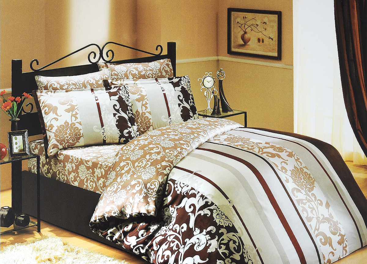 Комплект белья Hobby Home Collection Oriental, семейный, наволочки 50x70, 70x701501000996 Комплект белья Hobby Home Collection Oriental, семейный, наволочки 50x70, 70x701501000996Комплект белья Hobby Home Collection Oriental состоит из простыни, 2 пододеяльников и 4 наволочек. Белье выполнено из сатина. Это блестящая и плотная ткань из 100% натурального хлопка высокого качества, изготовленная путем сложного переплетения нескольких видов нитей. Сатиновое переплетение придает тканям повышенное сопротивление к истиранию. Красивый, изысканный внешний вид, мягкость и нежность ткани позволяет сравнивать сатин с шелком. А по прочности и долговечности сатину вообще нет равных, белье из этой благородной ткани выдерживает более 200 стирок, сохраняя при этом безупречный внешний вид. Помимо своих внешних качеств, ткань отличается хорошей способностью пропускать воздух и прекрасно впитывать влагу, благодаря чему оно подойдет людям, которые не переносят синтетическую ткань и прочие материалы, смешанные с синтетикой. Белье практически не мнется и легко стирается. Постельное белье Hobby Home Collection Oriental поражает своей красотой и изяществом, оно оригинально дополнит интерьер вашей спальни.