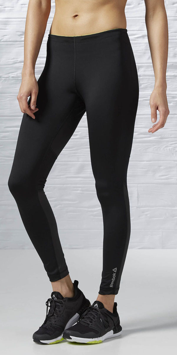 Тайтсы женские Reebok Re Tight, цвет: черный. AX9786. Размер S (42/44)AX9786 Тайтсы женские Reebok Re Tight, цвет: черный. AX9786. Размер S (42/44)AX9786Леггинсы Reebok Re Tight выполнены из гладкого трикотажа. Модель облегающего кроя дополнены эластичным поясом, плоскими швами и текстовым принтом.