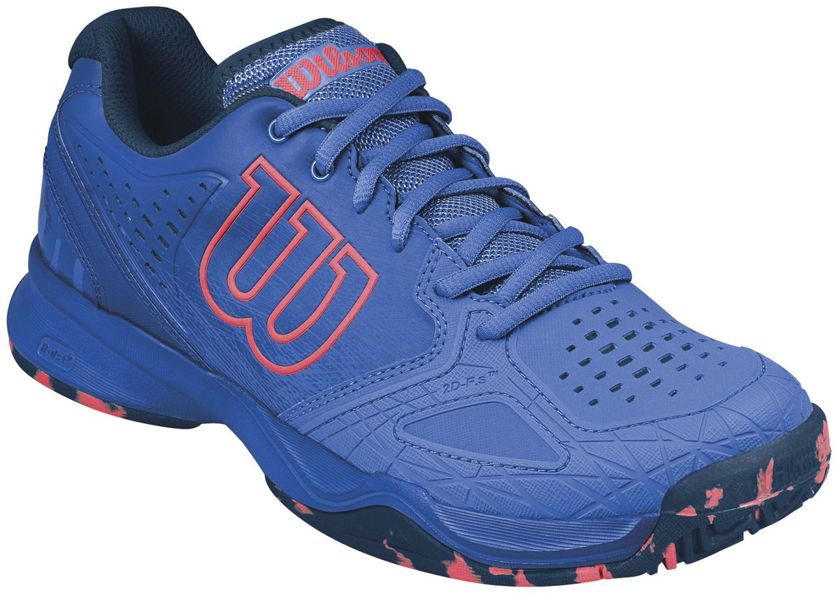 Кроссовки для тенниса женские Wilson Kaos Comp, цвет: синий. WRS322460. Размер 7 (40)WRS322460 Кроссовки для тенниса женские Wilson Kaos Comp, цвет: синий. WRS322460. Размер 7 (40)WRS322460Женские кроссовки для тенниса Kaos Comp от Wilson - легкая и комфортная модель для быстрых и атакующих спортсменов всех возрастов. Кроссовки создают законченный образ с одеждой бренда Wilson.Верх модели выполнен из искусственной кожи со вставками из дышащего текстиля и оформлен названием и логотипом бренда. Классическая шнуровка гарантирует удобство и надежно фиксирует модель на ноге. Технология EndoFit создает идеальный обхват и посадку по ноге. Технология 2D-F.S для устойчивости и стабильности при боковых движениях; шасси Pro-Torque Chassis LT в верхней части подошвы контролирует поверхности при небольшом весе обуви. Технология Dynamic Fit-Dfz дает отличный контакт с кортом. Химически активные вещества R-DST в пяточной части для максимальной амортизации. Технология Duralast для лучшего сцепления с поверхностью корта. Съемная стелька EVA с внешней текстильной поверхностью обеспечивает комфорт во время пребывания на улице. Антибактериальная пропитка против запаха.