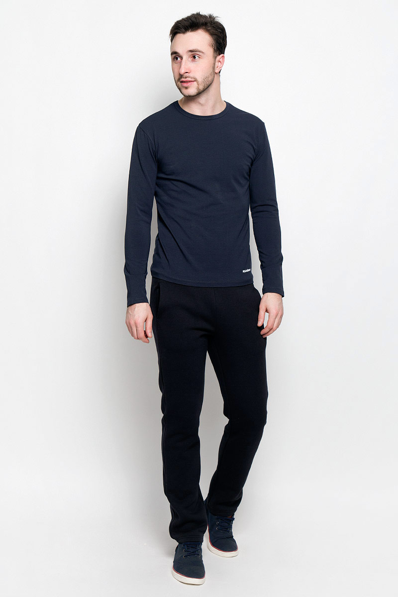 Лонгслив мужской Rocawear, цвет: темный серо-синий. R0416T38. Размер L (50)R0416T38 Лонгслив мужской Rocawear, цвет: темный серо-синий. R0416T38. Размер L (50)R0416T38Мужской лонгслив Rocawear с круглым вырезом горловины и длинными рукавами изготовлен из эластичного хлопка. Лонгслив превосходно тянется и отлично сидит по фигуре. Модель украшена небольшим принтом с логотипом бренда снизу.