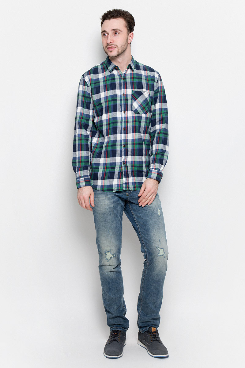 Рубашка мужская Tom Tailor Denim, цвет: темно-синий, зеленый. 2033021.00.12_4491. Размер XXL (54)2033021.00.12_4491 Рубашка мужская Tom Tailor Denim, цвет: темно-синий, зеленый. 2033021.00.12_4491. Размер XXL (54)2033021.00.12_4491Мужская рубашка Tom Tailor Denim выполнена из натурального хлопка. Рубашка с длинными рукавами и отложным воротником застегивается на пуговицы спереди. Манжеты рукавов также застегиваются на пуговицы. Рубашка оформлена принтом в клетку. На груди расположен накладной карман.