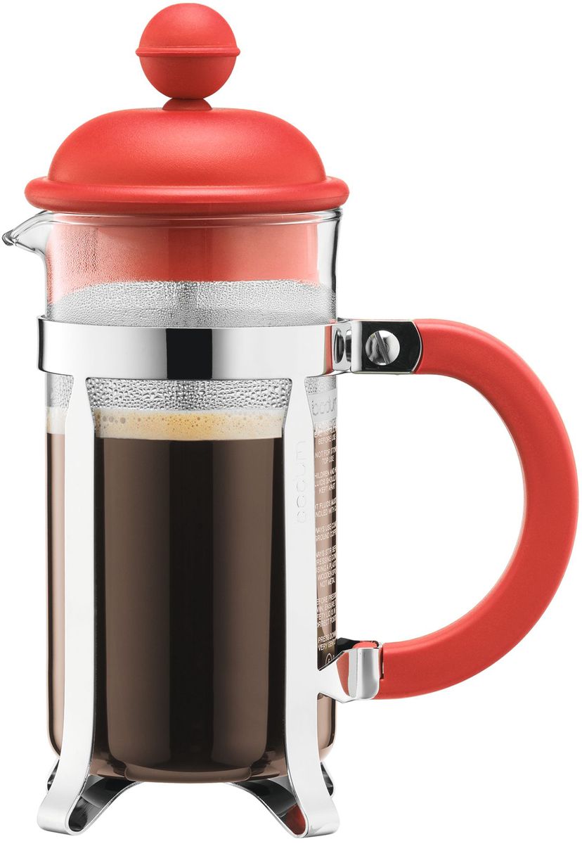 Кофейник с прессом Bodum Caffettiera, цвет: красный, 350 мл. A1913-137-Y16A1913-137-Y16 Кофейник с прессом Bodum Caffettiera, цвет: красный, 350 мл. A1913-137-Y16A1913-137-Y16Кофейник Bodum Caffettiera изготовлен из высококачественного стекла и оснащен фильтром french press из нержавеющей стали, который позволяет легко и просто приготовить отличный напиток. Кофейник оснащен удобной пластиковой ручкой, что исключает его выскальзывание из руки и помещен в оправу из пластика, которая эффективно защищает стекло. Настоящим ценителям натурального кофе широко известны основные и наиболее часто применяемые способы его приготовления: эспрессо, по-турецки, гейзерный. Однако существует принципиально иной способ, известный как french press, благодаря которому приготовление ароматного напитка стало гораздо проще.