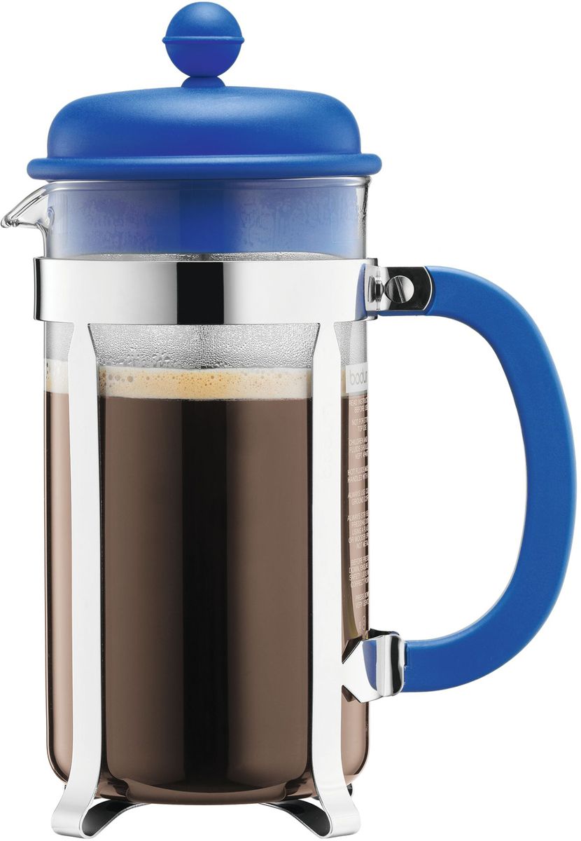 Кофейник с прессом Bodum Caffettiera, цвет: синий, 1 л. A1918-140-Y16A1918-140-Y16 Кофейник с прессом Bodum Caffettiera, цвет: синий, 1 л. A1918-140-Y16A1918-140-Y16Кофейник Bodum Caffettiera изготовлен из высококачественного стекла и оснащен фильтром french press из нержавеющей стали, который позволяет легко и просто приготовить отличный напиток. Кофейник оснащен удобной пластиковой ручкой, что исключает его выскальзывание из руки и помещен в оправу из пластика, которая эффективно защищает стекло. Настоящим ценителям натурального кофе широко известны основные и наиболее часто применяемые способы его приготовления: эспрессо, по-турецки, гейзерный. Однако существует принципиально иной способ, известный как french press, благодаря которому приготовление ароматного напитка стало гораздо проще.