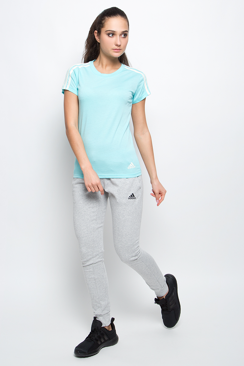 Футболка женская adidas Ess 3S Slim Tee, цвет: бирюзовый. S97185. Размер XS (40/42)S97185 Футболка женская adidas Ess 3S Slim Tee, цвет: бирюзовый. S97185. Размер XS (40/42)S97185Спортивная женская футболка Ess 3s slim tee от adidas современного приталенного кроя выполнена из отводящей влагу тканис технологией climalite, которая поможет сохранить комфортное ощущение сухости. У модели круглый ворот, на рукавах узнаваемые три полоски. Эта модель - часть экологической программы adidas: использованы технологии, сберегающие природные ресурсы, каждая нить имеет значение, переработанный полиэстер сохраняет природные ресурсы и уменьшает отходы производства.