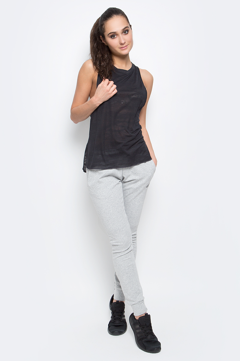 Майка для фитнеса женская adidas Box Tank Aerokn, цвет: черный. BK2636. Размер XL (52/54)BK2636 Майка для фитнеса женская adidas Box Tank Aerokn, цвет: черный. BK2636. Размер XL (52/54)BK2636Майка Box Tank Aerokn от adidas с укороченным фасоном и широким силуэтом обеспечивает свободу движений во время выполнения силовых упражнений. Модель из дышащей быстросохнущей ткани climalite дополнена женственной удлиненной спинкой с закругленным нижним краем и рисунком бернаут по всей поверхности.