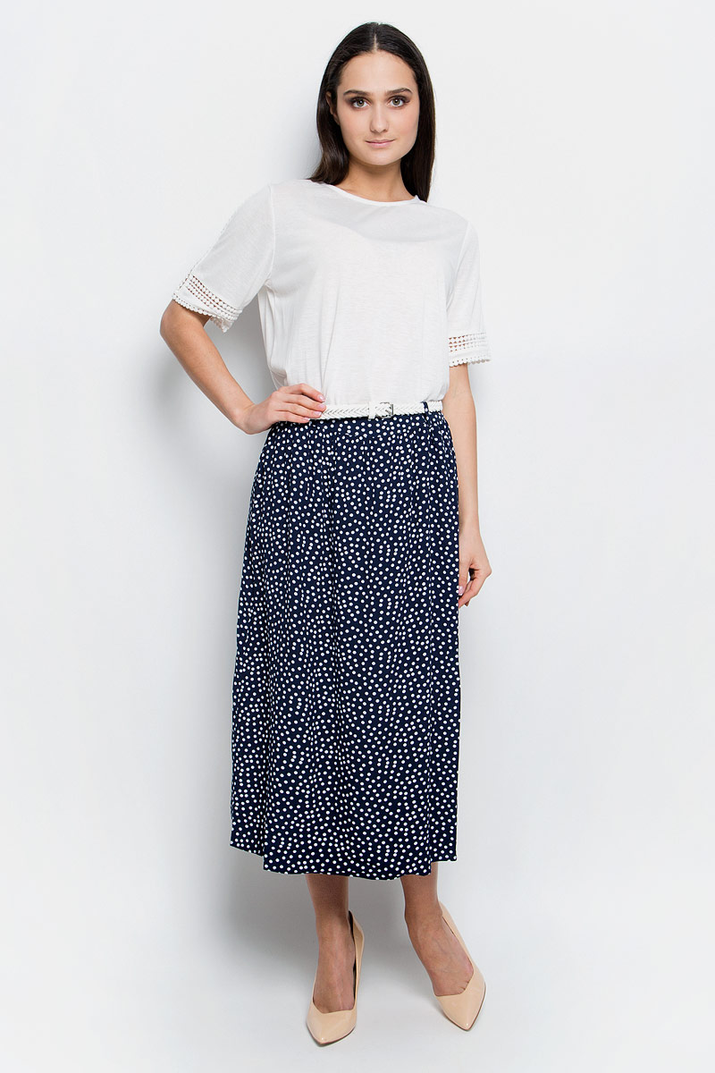 Юбка Baon, цвет: темно-синий. B477011. Размер M (46)B477011_Dark Navy Printed Юбка Baon, цвет: темно-синий. B477011. Размер M (46)B477011_Dark Navy PrintedЮбка Baon выполнена из 100% вискозы. Удлиненная модель застегивается на застежку-молнию на спинке, дополнена шлевками для ремня. Модель оформлена контрастным принтом в мелкий горох. В комплект входит плетеный ремень с металлической пряжкой.