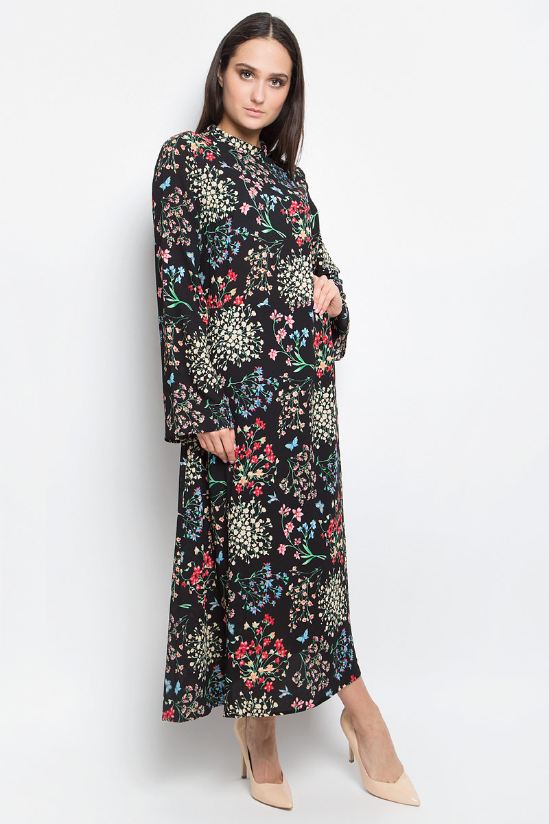 Платье Baon, цвет: черный. B457013. Размер XL (50)B457013_Black Printed Платье Baon, цвет: черный. B457013. Размер XL (50)B457013_Black PrintedПлатье Baon выполнено из полиэстера. Удлиненная модель с длинными рукавами имеет воротник-стойку. Платье застегивается на застежку-молнию на спинке, имеет непрозрачный подъюбник. Модель оформлена красочным цветочным принтом.