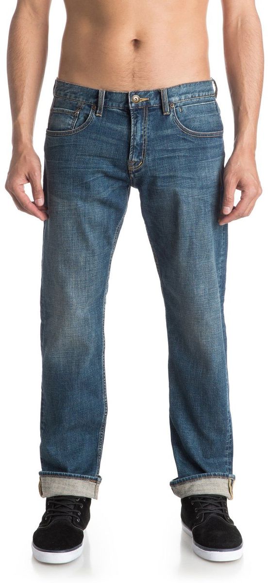 Джинсы мужские Quiksilver, цвет: голубой. EQYDP03315-BYGW. Размер 31/32 (46/48-32)EQYDP03315-BYGW Джинсы мужские Quiksilver, цвет: голубой. EQYDP03315-BYGW. Размер 31/32 (46/48-32)EQYDP03315-BYGWМужские джинсы Quiksilver выполнены из высококачественного материала. Джинсы застегиваются на пуговицу в поясе и ширинку на застежке-молнии, дополнены шлевками для ремня. Спереди модель дополнена двумя втачными карманами, одним маленьким накладным, а сзади - двумя накладными карманами.