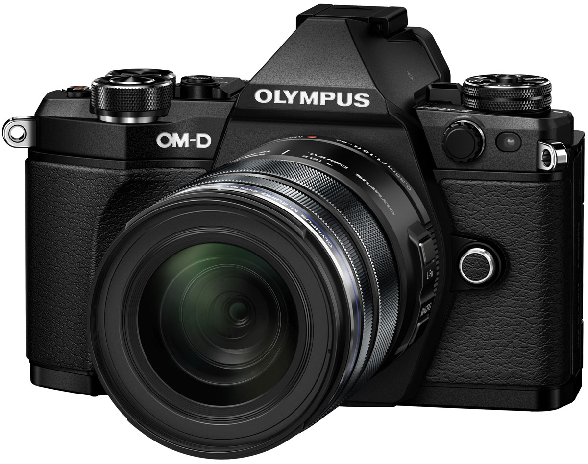Olympus OM-D E-M5 Mark II Kit 12-50, Black цифровая фотокамераV207042BE000 Olympus OM-D E-M5 Mark II Kit 12-50, Black цифровая фотокамераV207042BE000Камера Olympus OM-D E-M5 Mark II — это портативное защищенное устройство. Она не только легкая (вес около 417 г), но и обладает совершенной конструкцией. Благодаря защите от пыли/брызг/низких температур матушка природа не будет беспокоить вас во время съемки фото или видео. А компактный размер позволит вам быть в центре внимания, не выделяясь из толпы.Лучший в мире стабилизатор изображения (Стандарт CIPA на февраль 2015 г.) идеально подходит для съемки четких фотографий и видеороликов при недостаточном освещении и без штатива. Вперед, назад, вправо, влево. Куда бы не двигалась камера, встроенный 5-осевой стабилизатор предотвратит появление размытий. Он даже позволит получать четкую картинку в видоискателе для точного кадрирования.Избавьтесь от громоздких стабилизаторов, которые обычно используются при съемке видео с качеством фильма. Лучший в мире 5-осевой стабилизатор изображения камеры E-M5 Mark II — все, что нужно для съемки роликов. Теперь вы можете делать фотографии одновременно со съемкой видеоролика. Высокая скорость передачи бит до 77 Мб и высокая частота позволяют вести запись роликов в Full HD-качестве.Чем выше разрешение, тем лучше отображаются мелкие детали. Поэтому камера E-M5 Mark II поддерживает разрешение снимков до 40 МП. Сделайте 9 последовательных снимков и объедините их в один. Этот способ идеален для фотографирования предметов искусства, пейзажей и многого другого!Тип сенсора: 4/3 МОП (MOS) - сенсор реального изображенияФормат изображения: 4:3 / 3:2 / 16:9 / 6:6 / 3:4Процессор: TruePic VIIЗащита от пыли: Ультразвуковой волновой фильтрКомпенсация экспозиции: +/- 5 EV (1, 1/2, 1/3 ступени)Технология коррекции тенейВстроенный стереомикрофон с фукцией подавления шумаФормат записи звука: Стерео РСМ/16 бит, 48 кГц, формат Wave