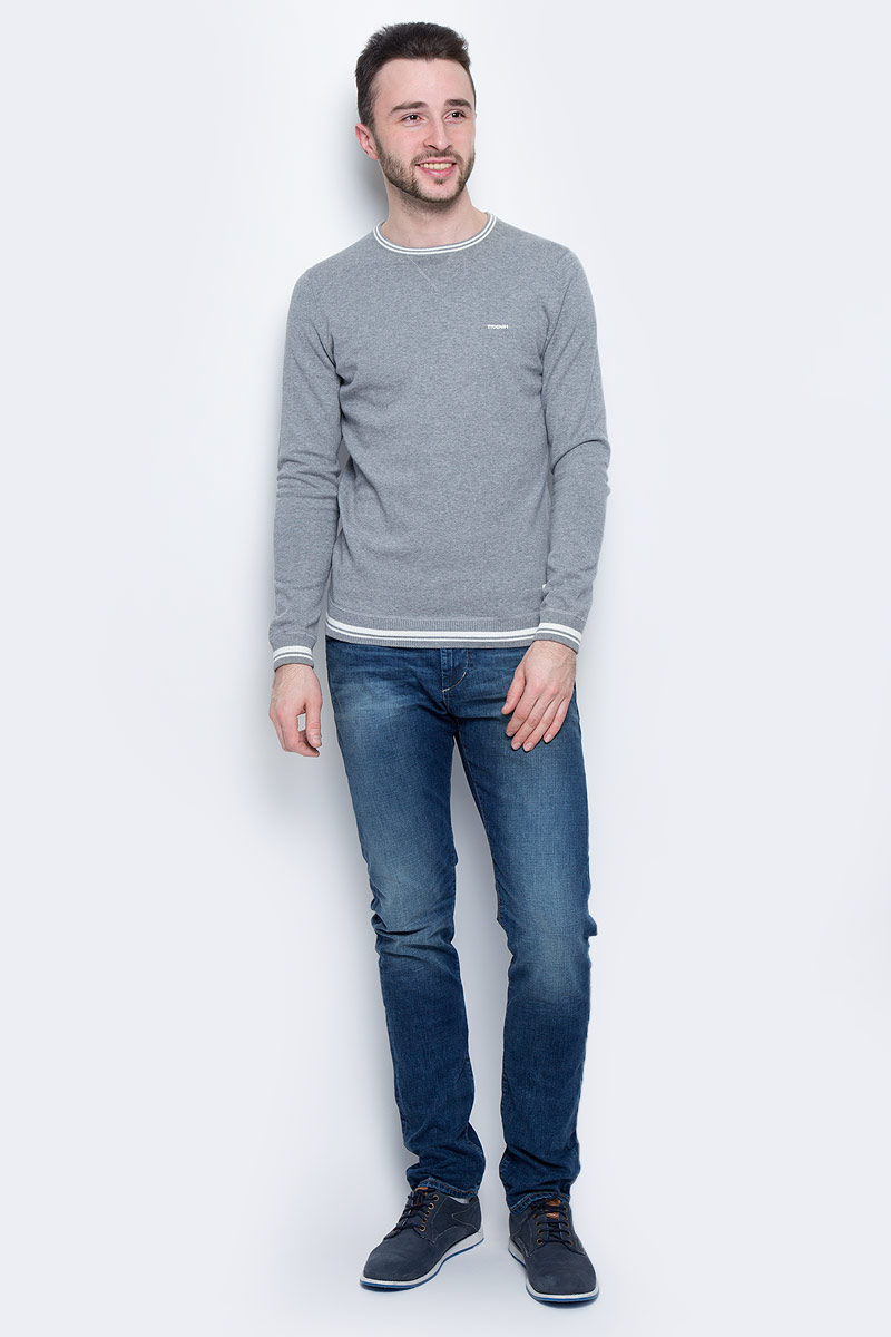Джемпер мужской Tom Tailor Denim, цвет: серый. 3022584.00.12_2143. Размер XL (52)3022584.00.12_2143 Джемпер мужской Tom Tailor Denim, цвет: серый. 3022584.00.12_2143. Размер XL (52)3022584.00.12_2143Мужской джемпер Tom Tailor Denim с круглым вырезом горловины и длинными рукавами изготовлен из высококачественной хлопковой пряжи.Горловина, низ и манжеты рукавов джемпера связаны резинкой. Модель оформлена контрастными полосками на манжетах рукавов, по низу и на горловине.