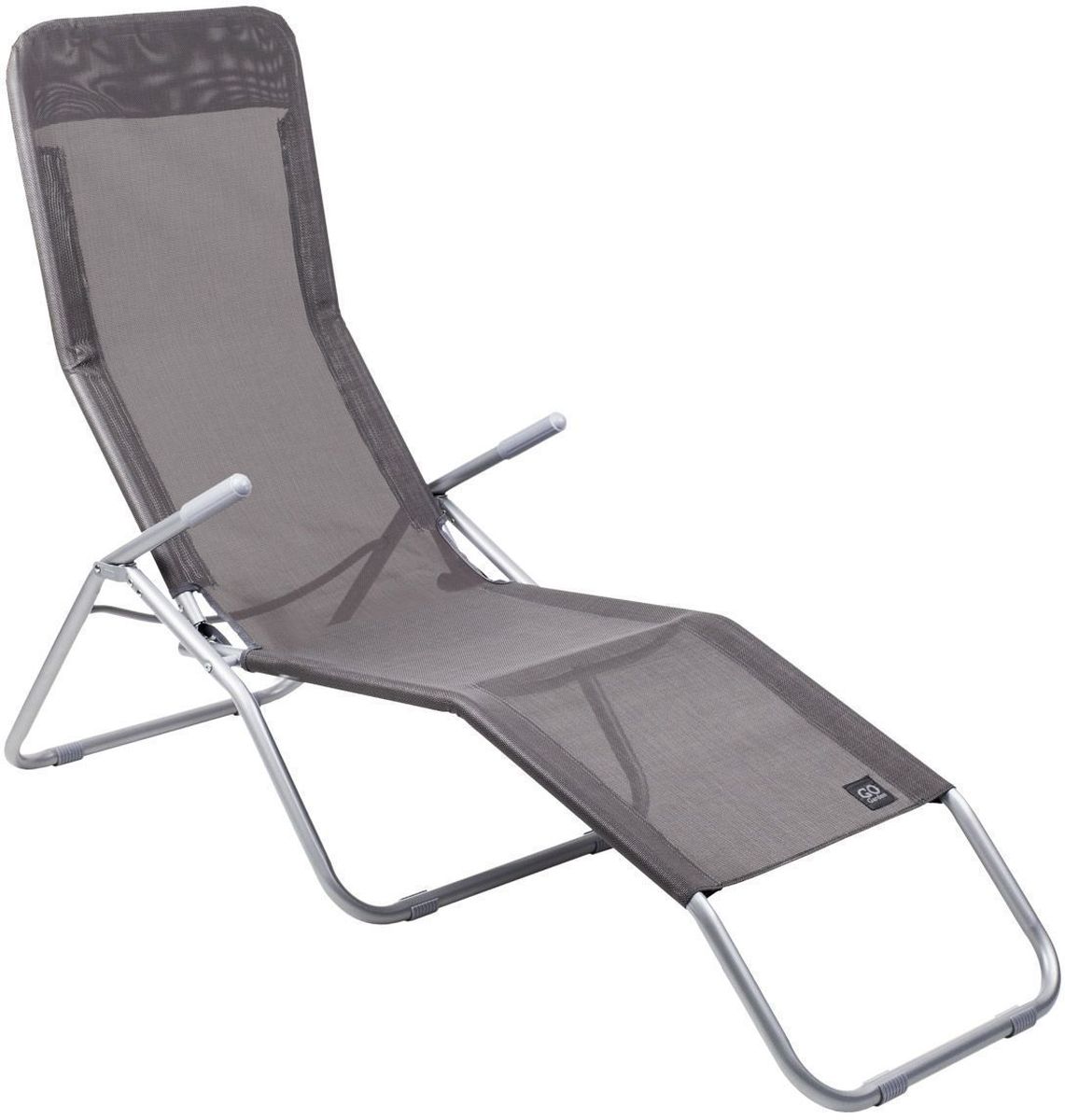 Шезлонг складной GoGarden Comfy, садовый,139 х 57 х 98 см50304 Шезлонг складной GoGarden Comfy, садовый,139 х 57 х 98 см50304Если вы ищите что-то особенное для дачи или отдыха на природе, шезлонг GoGarden Comfy это то, что вам нужно. Высокая спинка шезлонга следует анатомическим изгибам тела, обеспечивая отличную поддержку спины и головы. Небольшие ручки облегчаю процесс вставания. За счет плавного, свободного движения спинки назад можно принять горизонтальное положение. Через несколько минут в этом положении давление между головой и ногами уравновешивается и это дарит чувство необыкновенного комфорта и расслабления.Шезлонг можно хранить на открытом воздухе в течение всего сезона так как сиденье сделано из сетчатого материала TEXTILENE устойчивого к ультрафиолетовому излучению и образованию плесени. Благодаря своей структуре материал не впитывает влагу, быстро сохнет и очень простой в уходе.В сложенном состоянии не занимает много места, имеет удобную лямку для переноски.Рама шезлонга выполнена из высококачественной 25 мм стали с покрытием от царапин и коррозии, а подлокотник выполнен из стали с пластиковым наконечником.Размер в разложенном виде: 139 х 57 х 98 см. Размер в сложенном виде: 130 x 50 x 12 см.Вес: 5,6 кг.Максимальная нагрузка: 100 кг.