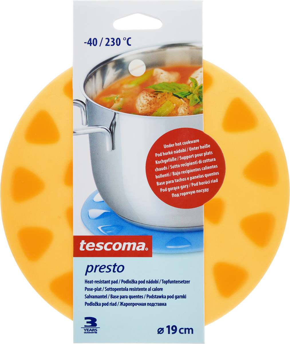 Подставка для горячего Tescoma Presto, цвет: оранжевый, диаметр 19 см420938_оранжевый Подставка для горячего Tescoma Presto, цвет: оранжевый, диаметр 19 см420938_оранжевыйЖаропрочная подставка Tescoma Presto прекрасно подходит в качестве подставки под горячую посуду. Подставка изготовлена из силикона. Для удобства размещения и экономии пространства в подставке есть отверстие, с помощью которого ее можно повесить в любом удобном для вас месте. Подставка выдерживает температуру от -40°С до +230°С.Можно использовать в холодильнике, морозильной камере, мыть в посудомоечной машине.Размеры: 19 х 19 х 3 см.