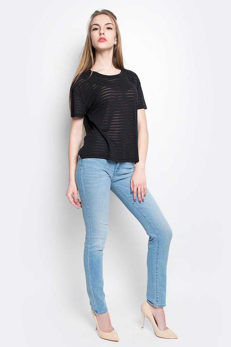 Футболка женская Lee Sheer Stripe, цвет: черный. L40WOL01. Размер L (46)L40WOL01 Футболка женская Lee Sheer Stripe, цвет: черный. L40WOL01. Размер L (46)L40WOL01Стильная женская футболка Lee Sheer Stripeизготовлена из сочетания хлопка и полиэстера. Модель с круглым вырезом горловины и короткими рукавами оформлена полосками из полупрозрачного материала.