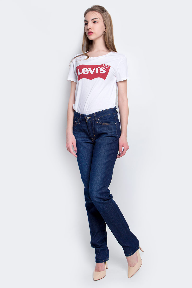Джинсы женские Levis® 712, цвет: темно-синий. 1888400750. Размер 28-32 (44-32)1888400750 Джинсы женские Levis® 712, цвет: темно-синий. 1888400750. Размер 28-32 (44-32)1888400750Женские джинсы Levis® 712 выполнены из высококачественного эластичного хлопка. Зауженные джинсы-слим стандартной посадки застегиваются на пуговицу в поясе и ширинку на застежке-молнии, дополнены шлевками для ремня. Джинсы имеют классический пятикарманный крой: спереди модель дополнена двумя втачными карманами и одним маленьким накладным кармашком, а сзади - двумя накладными карманами. Модель украшена декоративными потертостями.