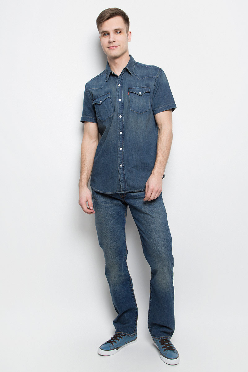 Рубашка мужская Levis®, цвет: синий. 2197800270. Размер M (48)2197800270 Рубашка мужская Levis®, цвет: синий. 2197800270. Размер M (48)2197800270Мужская джинсовая рубашка Levis® выполнена из натурального хлопка. Рубашка с короткими рукавами и отложным воротником застегивается на кнопки и пуговицу спереди. На груди расположены два накладных карманас клапанами на кнопках.