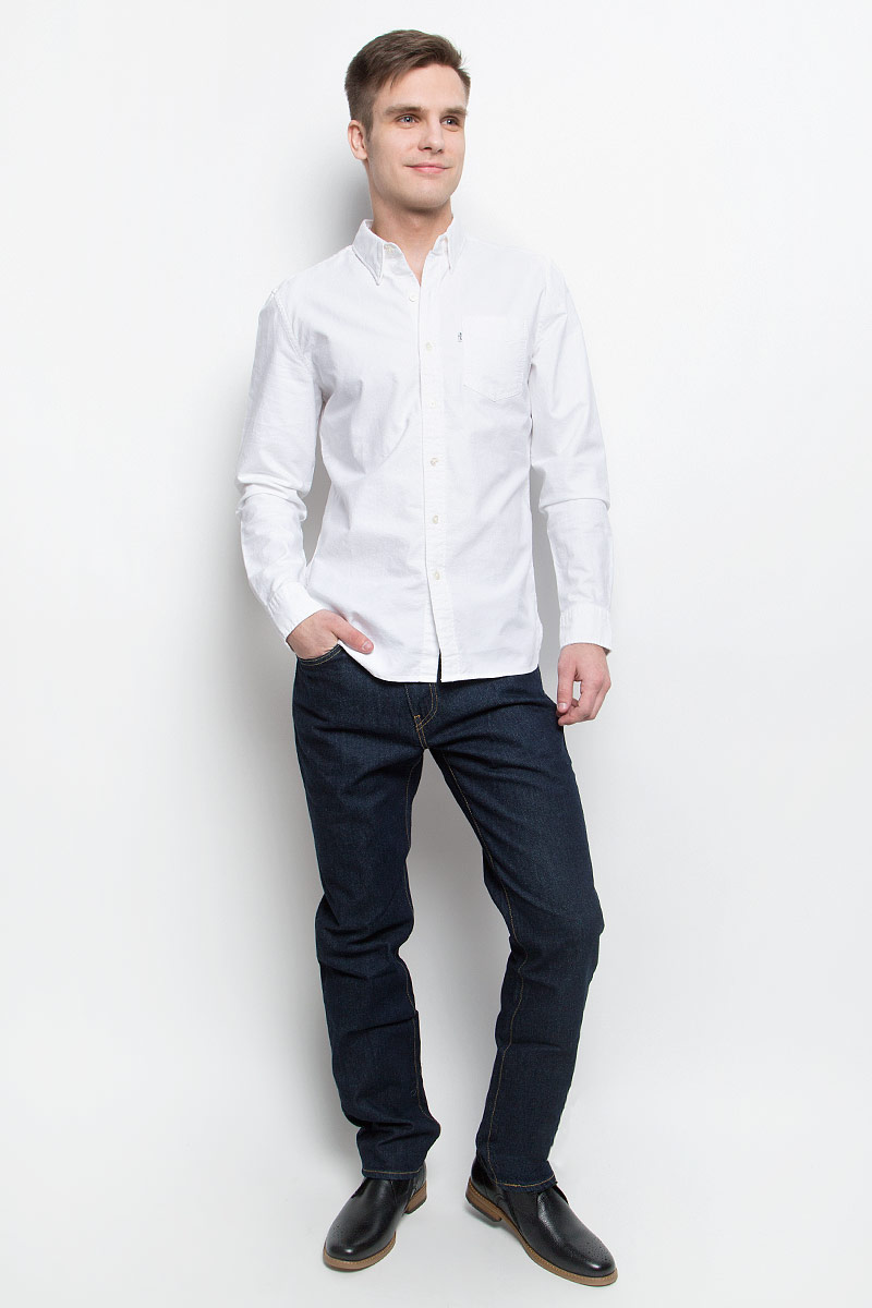 Джинсы мужские Levis® 511, цвет: темно-синий. 0451117860. Размер 38-34 (54-34)451117860 Джинсы мужские Levis® 511, цвет: темно-синий. 0451117860. Размер 38-34 (54-34)451117860Джинсы Levis выполнены из натурального хлопка, полиэстера, полиэтилена и эластана. Прямая модель с заниженной посадкой оформлена фирменными нашивками и контрастной прострочкой. Джинсы имеют гульфик с молнией и пуговицей. Модель оснащена втачными карманами спереди и накладными карманами сзади. На поясе расположены шлевки для ремня.