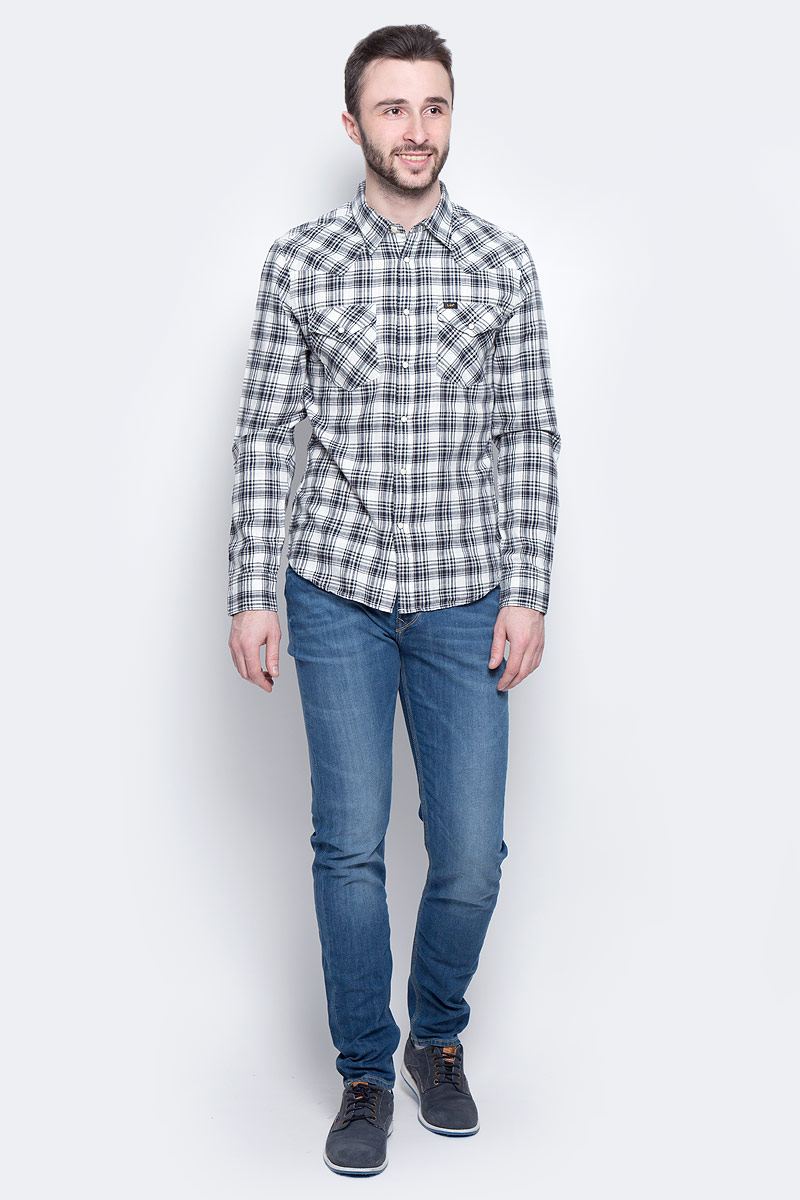 Рубашка мужская Lee Western Shirt, цвет: черный, белый. L643IA01. Размер XL (52)L643IA01 Рубашка мужская Lee Western Shirt, цвет: черный, белый. L643IA01. Размер XL (52)L643IA01Мужская рубашка Lee Western Shirt изготовлена из натурального хлопка. Модель с короткими рукавами имеет на груди два накладных кармана под клапанами на кнопках. Рубашка застегивается на кнопки и верхнюю пуговицу. Низ модели слегка закруглен.