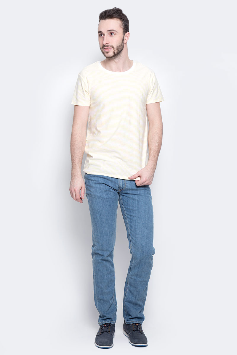 Футболка мужская Lee Stripe, цвет: белый, желтый. L60IOJAY. Размер XL (52)L60IOJAY Футболка мужская Lee Stripe, цвет: белый, желтый. L60IOJAY. Размер XL (52)L60IOJAYСтильная мужская футболка Lee Stripe изготовлена из натурального хлопка. Модель с круглым вырезом горловины и короткими рукавами оформлена принтом в полоску. Вырез горловины дополнен трикотажной эластичной бейкой.