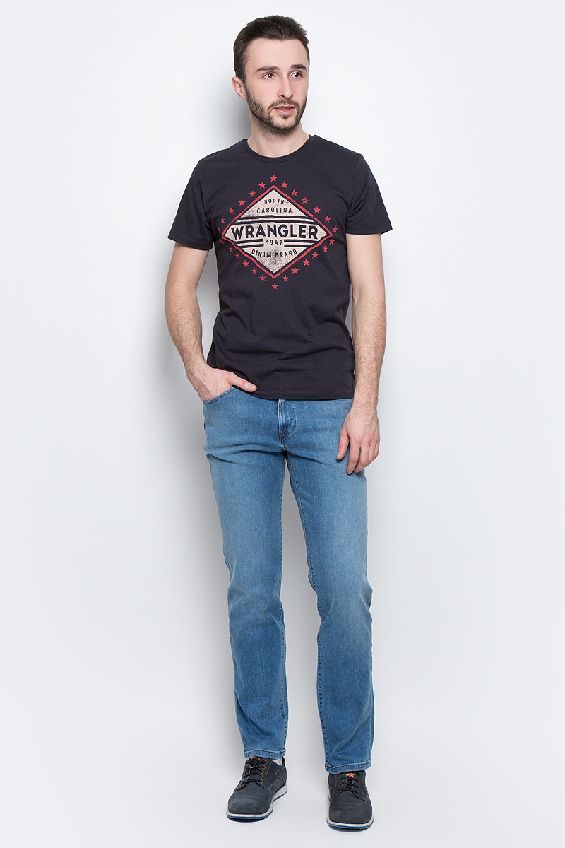 Футболка мужская Wrangler Americana, цвет: черный. W7A52FK16. Размер M (48)W7A52FK16 Футболка мужская Wrangler Americana, цвет: черный. W7A52FK16. Размер M (48)W7A52FK16Мужская футболка Wrangler Americana изготовлена из натурального хлопка. Модель выполнена с круглой горловиной и короткими рукавами. Спереди футболка декорирована оригинальным принтом.