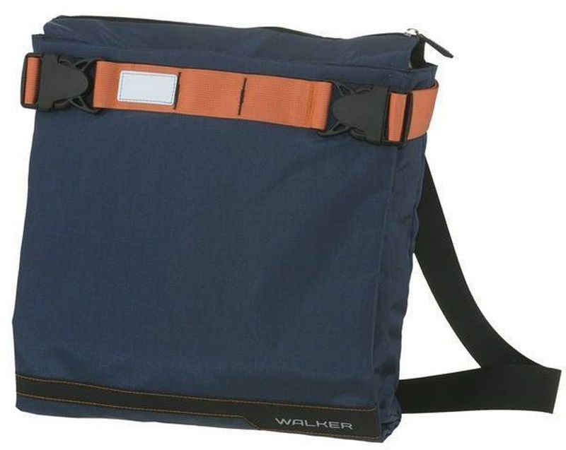 Walker Рюкзак школьный Twain Hype Blue42147/70 Walker Рюкзак школьный Twain Hype Blue42147/70Рюкзак-трансформер Walker Twain Hype Olive 2-в-1: рюкзак и сумка на плечо.Рюкзак имеет вместительное основное отделение на молнии, вмещает формат A4. Передний откидной клапан на кнопках с 2 внутренними кармашками на молнии. Регулируемый по длине плечевой ремень сумки, при необходимости трансформируется в лямки рюкзака. На лицевой части рюкзака расположен фиксатор.Материал: 420 D Nylon.