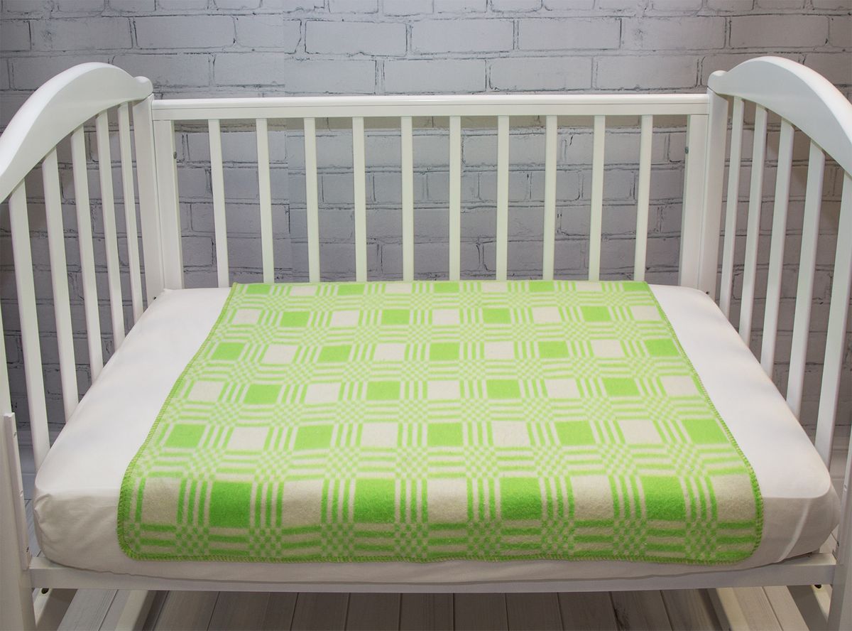 Baby Nice Одеяло детское Клетка цвет салатовыйD316511 Baby Nice Одеяло детское Клетка цвет салатовыйD316511Одеяло детское Baby Nice Клетка - ребенок, спящий под байковым одеялом, словно укрытый нежным мягким облаком, находится в тепле, и не потеет при этом. Дышащая способность натурального хлопка позволяет добиться такого эффекта. Лёгкий по ощущениям (материал имеет небольшой вес), но, вместе с тем, плотный материал, сохраняет тепло. Кроме того, ткань гигроскопична, а значит, впитывает избыточную влагу, не становясь при этом влажной на ощупь. Материал: 80% хлопок, 20% полиэстер.Размер: 100 х 140 см.