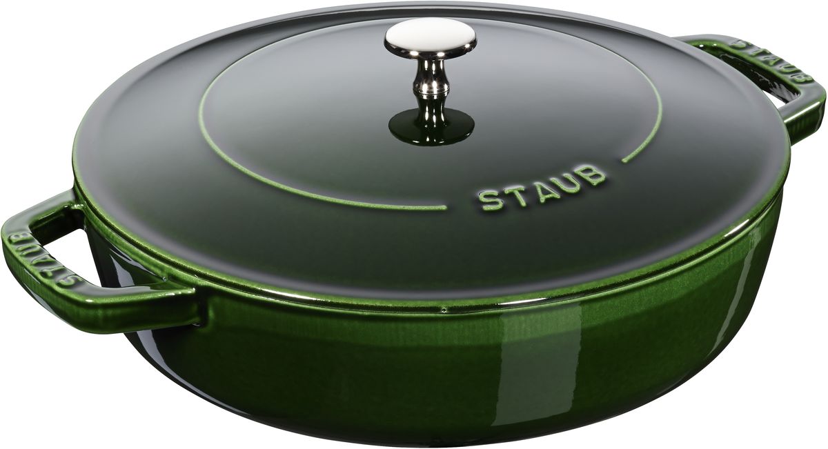Сотейник Staub Чистера с крышкой, цвет: зеленый, 2,4 л12612485 Сотейник Staub Чистера с крышкой, цвет: зеленый, 2,4 л12612485Изготовлен из чугуна, покрытого эмалью снаружи и внутри. Подходит для использования на всех типах плит и в духовке. Перед первым использованием снять этикетки, тщательно вымыть горячей водой с мыльным средством и высушить, затем нанести немного растительного масла на внутреннюю поверхность посуды, излишки масла удалить салфеткой. Мыть жидким моющим средством, без применения абразивных веществ и металлических губок. Пригоден для мытья в посудомоечной машине. При падении на твердую поверхность посуда может треснуть или разбиться. Металлические кухонные принадлежности могут повредить посуду. Чтобы не обжечься, пользуйтесь прихватками.Избегать резкого нагревания и охлаждения, резкий перепад температуры может привести к повреждению посуды.Адрес изготовителя:Zwilling Staub France S.A.S, 47 bis, rue des Vinaigriers, 75010 Paris, FRANCE (Цвиллинг Стауб Франс С.А.С 47 бис, ру де Винаигриерс, 75010 Париж, Франция)