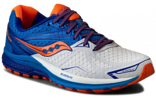 Кроссовки для бега мужские Saucony Ride 9, цвет: белый, синий, оранжевый. S20318-5. Размер 9,5 (43)S20318-5 Кроссовки для бега мужские Saucony Ride 9, цвет: белый, синий, оранжевый. S20318-5. Размер 9,5 (43)S20318-5Мужские кроссовки для бега Saucony Ride 9 выполнены из сетчатого текстиля, который хорошо пропускает воздух и обеспечивает оптимальную вентиляцию. Шнуровка надежно фиксирует модель на ноге. Внутренняя подкладка, выполненная по технологии RunDry, впитывает влагу и обеспечивает комфорт во время бега. Дляподдержания стопы при движении используется прочный и легкий материал FlexFilm. Подошва с технологией TRI-Flex и специальная вставка IBR+ помогают равномерно распределять нагрузку во время бега. Модель Ride 9, благодаря вставке EVERUN, обеспечивает более плавное приземление в пятке и уменьшает давление в передней части стопы.Износоустойчивая подошва класса XT-900 дополнена рельефным рисунком, который способствует отличному сцеплению с поверхностью.