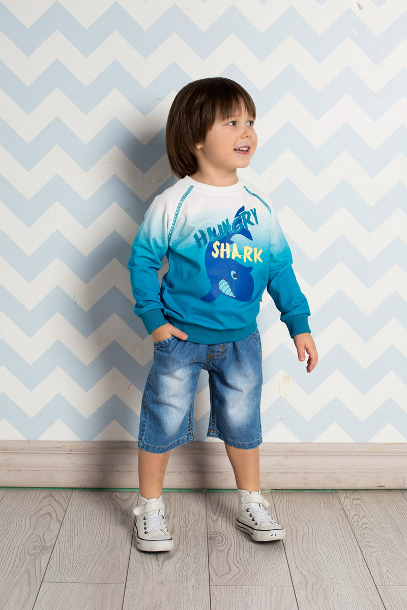 Шорты для мальчика Sweet Berry Baby, цвет: голубой. 711040. Размер 80711040 Шорты для мальчика Sweet Berry Baby, цвет: голубой. 711040. Размер 80711040Стильные джинсовые шорты для мальчика Sweet Berry выполнены из натурального хлопка с эффектом потертости. Модель имеет пояс на мягкой резинке, дополнительно регулируемый шнурком. Изделие дополнено двумя прорезными карманами спереди и оформлено принтом с задней стороны.