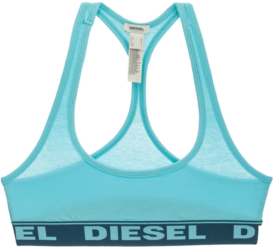 Топ-бра Diesel, цвет: голубой. 00SRFV-0HAFK/889. Размер XXS (38/40)00SRFV-0HAFK/889 Топ-бра Diesel, цвет: голубой. 00SRFV-0HAFK/889. Размер XXS (38/40)00SRFV-0HAFK/889Спортивный топ-бра Diesel изготовлен из хлопка с добавлением эластана. Модель имеет глубокий вырез квадратной формы и спинку-борцовку. Эластичный кант и резинка внизу топа не стесняют движений, обеспечивая максимальный комфорт. Модель выполнена в однотонном дизайне, а резинка дополнена крупной надписью с названием бренда. Такой топ идеален для занятий фитнесом и йогой.