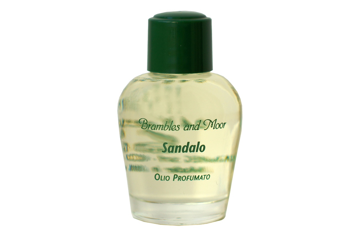 FraisMonde Парфюмерное масло Сандал 12 мл.BMOIL09 FraisMonde Парфюмерное масло Сандал 12 мл.BMOIL09Это линия чудесных ароматов, созданных на основе чистых эфирных масел растений. В составе масел – только 100 % натуральные компоненты, минеральные соли, растительные консерванты и эмульгаторы. Не содержит спирта. Идеальная альтернатива спиртосодержащим духам и туалетным водам, дарит коже длительный, легкий и изысканный аромат. Не раздражает и не сушит кожу, расслабляет и успокаивает. Аромат амбровый, ориентальный мускусный.