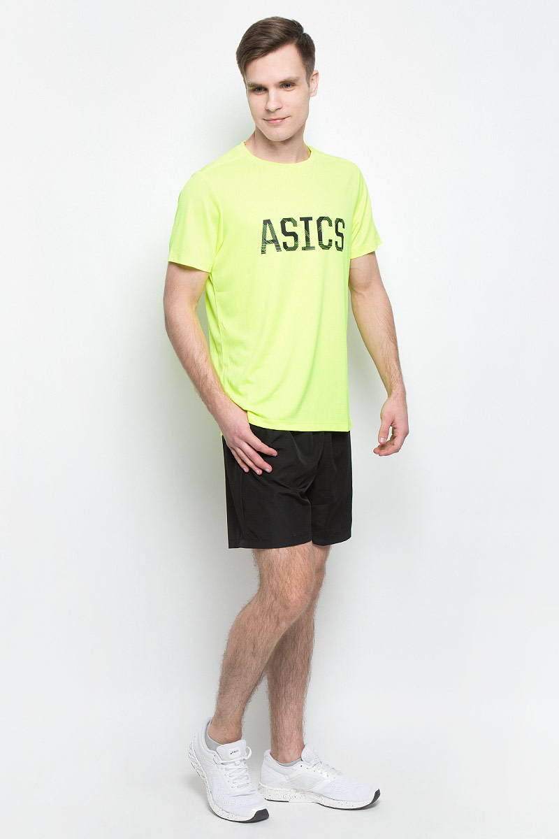 Футболка мужская Asics Ss Graphic Tee, цвет: салатовый. 142879-0392. Размер XXL (54/56)142879-0392 Футболка мужская Asics Ss Graphic Tee, цвет: салатовый. 142879-0392. Размер XXL (54/56)142879-0392Спортивная мужская футболка Asics Ss Graphic Tee, выполненная из высококачественного полиэстера, обладает высокой воздухопроницаемостью, а также превосходно отводит влагу от тела, оставляя кожу сухой даже во время интенсивных тренировок. Такая футболка великолепно подойдет как для повседневной носки, так и для спортивных занятий. Модель с короткими рукавами и круглым вырезом горловины оформлена крупным принтом с логотипом бренда на груди.