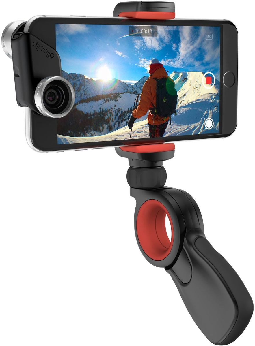 Olloclip Pivot штатив-держательOC-0000202 Olloclip Pivot штатив-держательOC-0000202С универсальным штативом Pivot от компании Olloclip вы сможете снимать потрясающие видео под любым углом. Оборудованный инновационным шарнирным механизмом, держатель штатива, в который устанавливается устройство, может вращаться на 225°, обеспечивая правильную и удобную позицию для фиксации кадра, что особенно актуально для экстремальных условий во время съемки, будь то скейт-парк или игры на пляже. Кроме того, Pivot — это по-настоящему водостойкий штатив, поэтому вы можете вести подводную съемку во время дайвинга, если ваша камера имеет встроенную защиту от попадания влаги.Благодаря компактному и эргономичному дизайну штатив очень удобно и естественно лежит в руке, за счет чего обеспечивается пассивная стабилизация, сводящая к минимуму количество тряски и дрожаний в отснятом видео. Фиксация мобильного устройства происходит с помощью универсального держателя-зажима, винта стандарта 1/4-20 или адаптера GoPro. Встроенный холодный башмак позволяет присоединять различные легкие аксессуары, например фотовспышка или микрофон.Поворотный шарнир на 225° Оптимизирован для съемки мобильного видео Универсальный держатель-зажим способен фиксировать мобильные устройства с диагональю экрана 4-5.5Держатель с резьбой 1/4-20 и адаптер GoPro позволяет подсоединять компактные камеры, в том числе экшн-камеры GoProИнтегрированный холодный башмак позволяет присоединять к штативу легкие аксессуары (внешняя фотовспышка, микрофон).