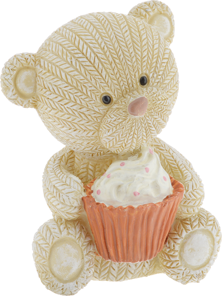 Фигурка декоративная Magic Home Мишка с пирожным, 7,1 х 6,5 х 9,1 см44416 Фигурка декоративная Magic Home Мишка с пирожным, 7,1 х 6,5 х 9,1 см44416Декоративная фигурка Мишка с пирожным выполнена из полирезина. Такая фигурка прекрасно дополнит любой интерьер и станет хорошим подарком.