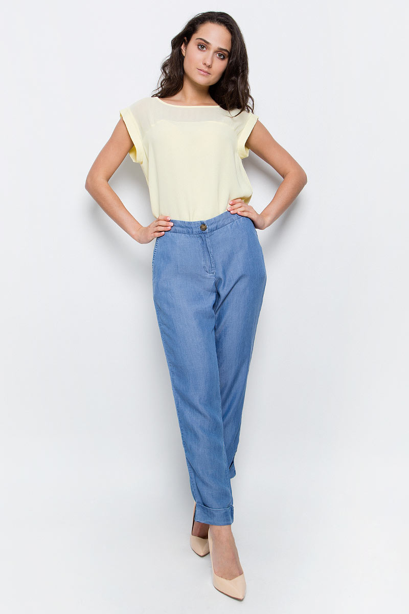 Брюки женские Baon, цвет: голубой. B297024_Light Blue Denim. Размер L (48)B297024_Light Blue Denim Брюки женские Baon, цвет: голубой. B297024_Light Blue Denim. Размер L (48)B297024_Light Blue DenimСтильные брюки Baon выполнены из легкой вискозы. Модель прямого кроя и средней посадки застегивается на молнию в ширинке и пуговицу в поясе. Брючины дополнены широкими отворотами. Брюки имеют два боковых кармана с косыми срезами и два задних прорезных кармашка.Модные брюки подарят вам комфорт в жаркий летний день.
