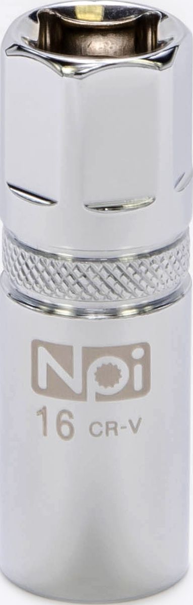 Головка торцевая NPI, свечная с магнитом, 1/2, 16 мм20090 Головка торцевая NPI, свечная с магнитом, 1/2, 16 мм20090Свечная торцевая головка NPI с впрессованным магнитом применяется при снятии и установке свечей зажигания. Изготовлена из высокопрочной хром-ванадиевой стали. Специальные фрикционные насечки на внешней стороне головки предотвращают ее выскальзывание из рук.Свечная головка: 16 мм.Высота головки: 65 мм. Тип: 1/2. Размер ключа (метрический): 16 мм.