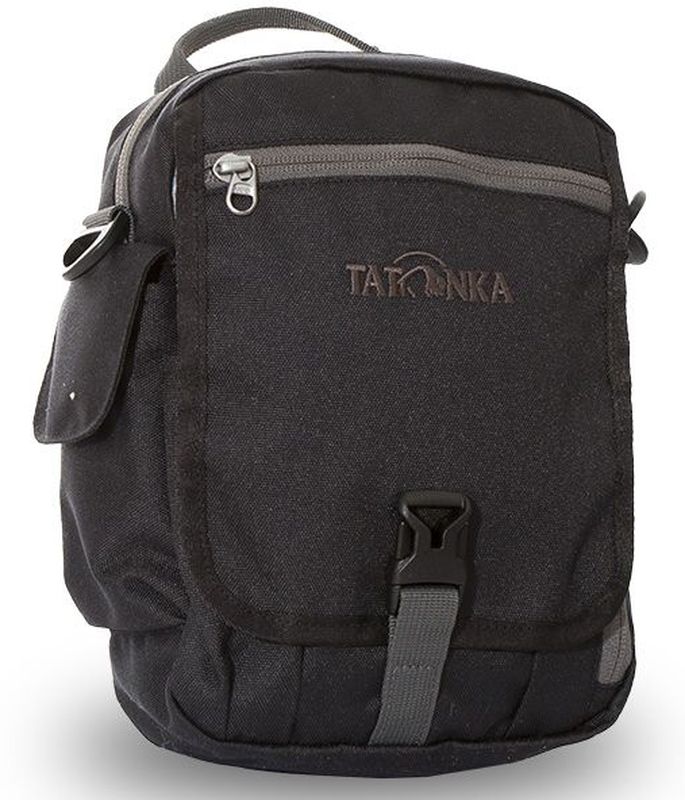 Сумка на плечо Tatonka Check in Clip, цвет: черный, 23 x 17 x 8 смDI.2967.040 Сумка на плечо Tatonka Check in Clip, цвет: черный, 23 x 17 x 8 смDI.2967.040Вместительная дорожная сумка Tatonka Check in Clip, выполненная из водоотталкивающей ткани, подходит для хранения документов и полезных мелочей в путешествии. Такую сумку можно носить как на плече, так и на поясе. Изделие располагает большим основным отделением с двумя молниями, множеством кармашков и мини-органайзером. Крышка-клапан фиксируется фастексом. Особенности:- петли для переноски на поясе;- съемный плечевой ремень; - ручка для переноски; - органайзер; - множество продуманных отделений; - боковой карман для телефона. - фирменный логотип. - водоотталкивающая ткань и прочные молнии.