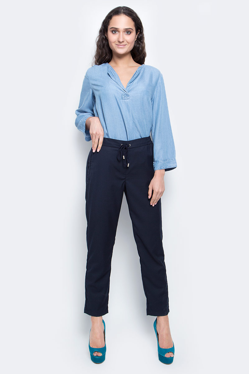 Брюки женские Baon, цвет: темно-синий. B297022_Dark Navy. Размер XL (50)B297022_Dark Navy Брюки женские Baon, цвет: темно-синий. B297022_Dark Navy. Размер XL (50)B297022_Dark NavyСтильные летние брюки Baon выполнены из полиэстера с добавлением вискозы. Модель прямого кроя и стандартной посадки на поясе имеет эластичную резинку. Кулиска дополнена затягивающимся шнурком для регулировки объема.Комфортные легкие брюки - отличный выбор на каждый день.