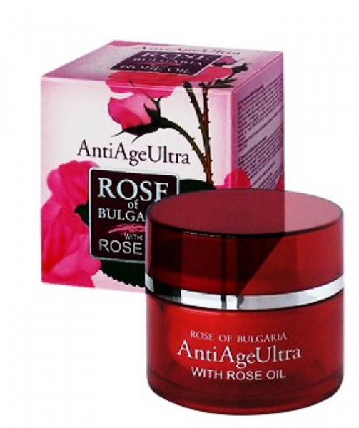 Rose of Bulgaria Крем для лица Ультраантивозрастной ULTRA, 50 мл63382 Rose of Bulgaria Крем для лица Ультраантивозрастной ULTRA, 50 мл63382Болгарское розовое масло – это самое дорогое и труднее всего добываемое эфирное розовое масло в природе. Оно среди самых важных средств, используемых для воздействия на стрессированную, раздраженную и стареющую кожу, потому что оно стабилизирует клеточные стенки. Специальная формула крема, содержащая чистое биологически активное розовое масло, укрепляет и заряжает кожу живительной энергией. В комбинации с витамином Е и естественными растительными экстрактами замедляет процесс старения кожи, регенирирует, увлажняет, возвращает ее блеск и свежесть.