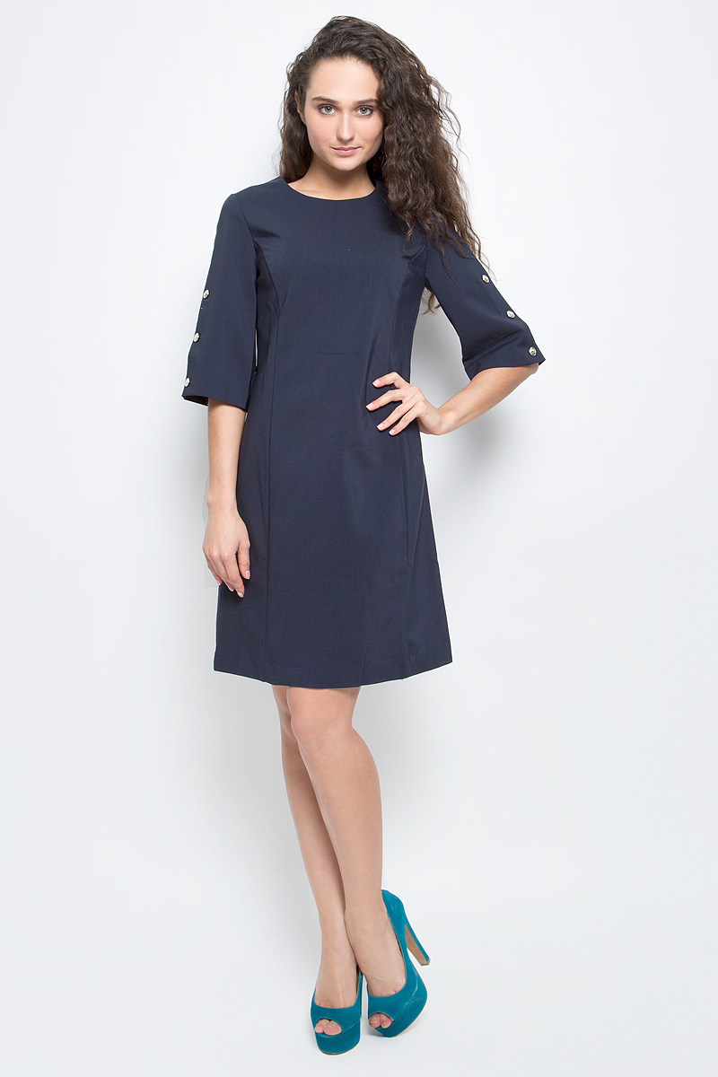 Платье Baon, цвет: темно-синий. B457032_Dark Navy. Размер L (48)B457032_Dark Navy Платье Baon, цвет: темно-синий. B457032_Dark Navy. Размер L (48)B457032_Dark NavyСтильное платье Baon выполнено из плотного материала с эффектом “стрейч”. Модель приталенного силуэта с круглым вырезом горловины и широкими рукавами длиной 3/4 прекрасно сидит и подчеркивает достоинства фигуры. Платье застегивается на потайную застежку-молнию на спинке. Рукава декорированы золотистыми пуговицами. В таком платье вы будете выглядеть элегантно и женственно.
