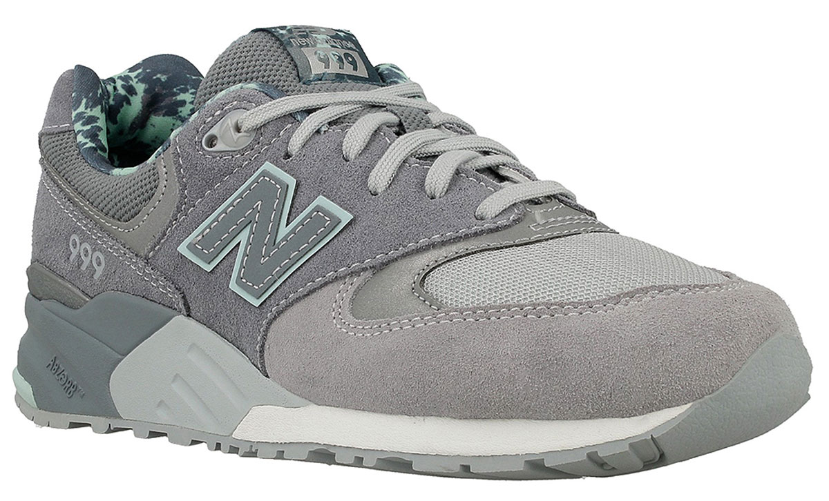 Кроссовки женские New Balance 999, цвет: серый. WL999TB/B. Размер 8 (39)WL999TB/B Кроссовки женские New Balance 999, цвет: серый. WL999TB/B. Размер 8 (39)WL999TB/BСтильные женские кроссовки от New Balance придутся вам по душе. Верх модели выполнен из высококачественныхматериалов. По бокам обувь оформлена декоративными элементами в виде фирменного логотипа бренда, на язычке - фирменной нашивкой. Классическая шнуровка надежно зафиксирует изделие на ноге. Подкладка и стелька, изготовленные из текстиля, гарантируют уют и предотвращают натирание. Подошва оснащена рифлением для лучшей сцепки с поверхностями. Удобные кроссовки займут достойное место среди коллекции вашей обуви.
