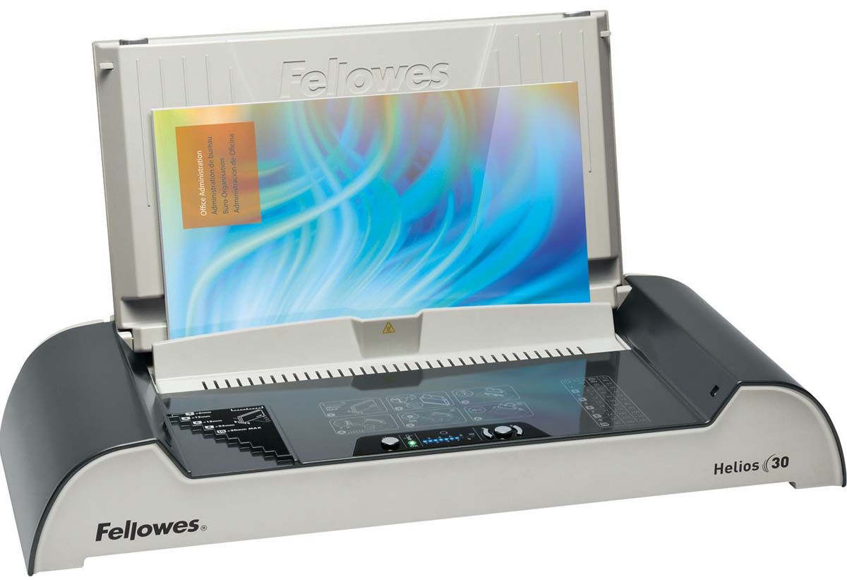 Fellowes Helios 30 термопереплетчикFS-56410 Fellowes Helios 30 термопереплетчикFS-56410HELIOS 30 - термпопереплетчик для частого использования в среднем офисе.Термопереплетчик идеально подходит для создания быстрого и качественного переплета, который похож на настоящую книгу.HELIOS 30 позволяет выполнять одновременный переплет нескольких брошюр, что увеличивает производительность.Основные характеристики: кол-во сшиваемых листов: 300 шт. (Несколько брошюр); время нагрева: 4 минуты.Термопереплетчик оснащен технологиями, которые ускорят и упростят переплет документов: HeatShield: защитный барьер позволяет предотвратить случайный контакт рук с нагревающей пластиной.SleepMode: снижение потребления электроэнергии за счет переключения в спящий режим.