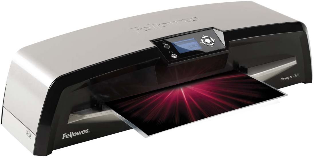 Fellowes Voyager A3 автоламинаторFS-57042 Fellowes Voyager A3 автоламинаторFS-57042Ламинатор Voyager A3 идеален для интенсивной работы в большом офисе. Благодаря новой технологии - Ременное Ламинирование, при котором документ проходит от точки входа до точки выхода, постоянно находясь между гибкими ремнями-пластинами, пользователь получает идеально заламинированный документ. Уникальная технология AutoLam™ исключает этап настройки ламинатора под каждую толщину пленки. Система автоматически определяет оптимальные настройки скорости и температуры для ламинируемой заготовки. Сенсор CleanMe сигнализирует о необходимости чистки ламинатора. Сенсор самостоятельно сканирует механизм на наличие пыли или остатков клея и, в случае их обнаружения, подает сигнал на LCD экран ламинатора. Невиданная простота обслуживания ламинатора обеспечивается технологией Easi-Access. Функция авто-реверса гарантирует исключение замятия даже в случае неверной подачи документа. Эксклюзивная технология HeatGuard™ позволяет безбоязненно дотрагиваться до ламинатора, не боясь обжечься. LCD экран позволяет легко управлять ламинатором и всегда наглядно информирует о текущем состоянии аппарата. Функция SleepMode позволяет снизить объем потребляемой энергии за счет переключения ламинатора в спящий режим.Основные характеристики:Диапазон плёнок 75 – 250 мкмАвтоматическая регулировка температуры и скоростиСкорость ламинирования до 90 см/мин.Время нагрева - 4 минГарантия 2 годаТехнологии: Auto sense Ламинатор автоматически определяет толщину пленки и устанавливает идеальный режим ламинирования. Auto Shut OFF Автоматическое отключение ламинатора после простоя. Heat Guard Запатентованная технология безопасности, уменьшает температуру корпуса на 50% и гарантирует полную безопасность пользователя при прикосновении.Jam Free механизм ClearPath обеспечивает 100% работу без заторов и зажевывания документов при использовании расходных материалов Fellowes.